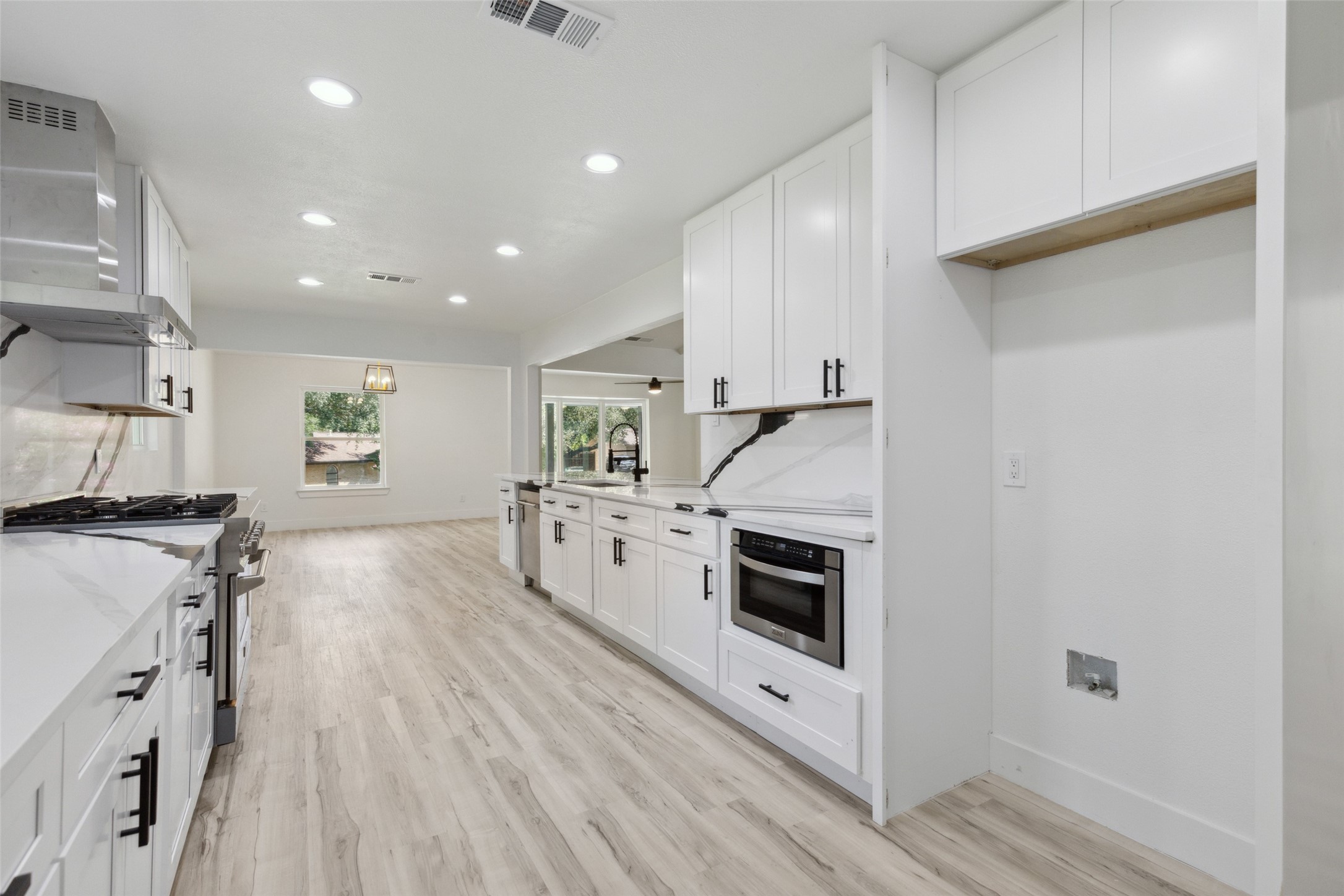 2824 Reedcroft Drive Farmers Branch TX 75234