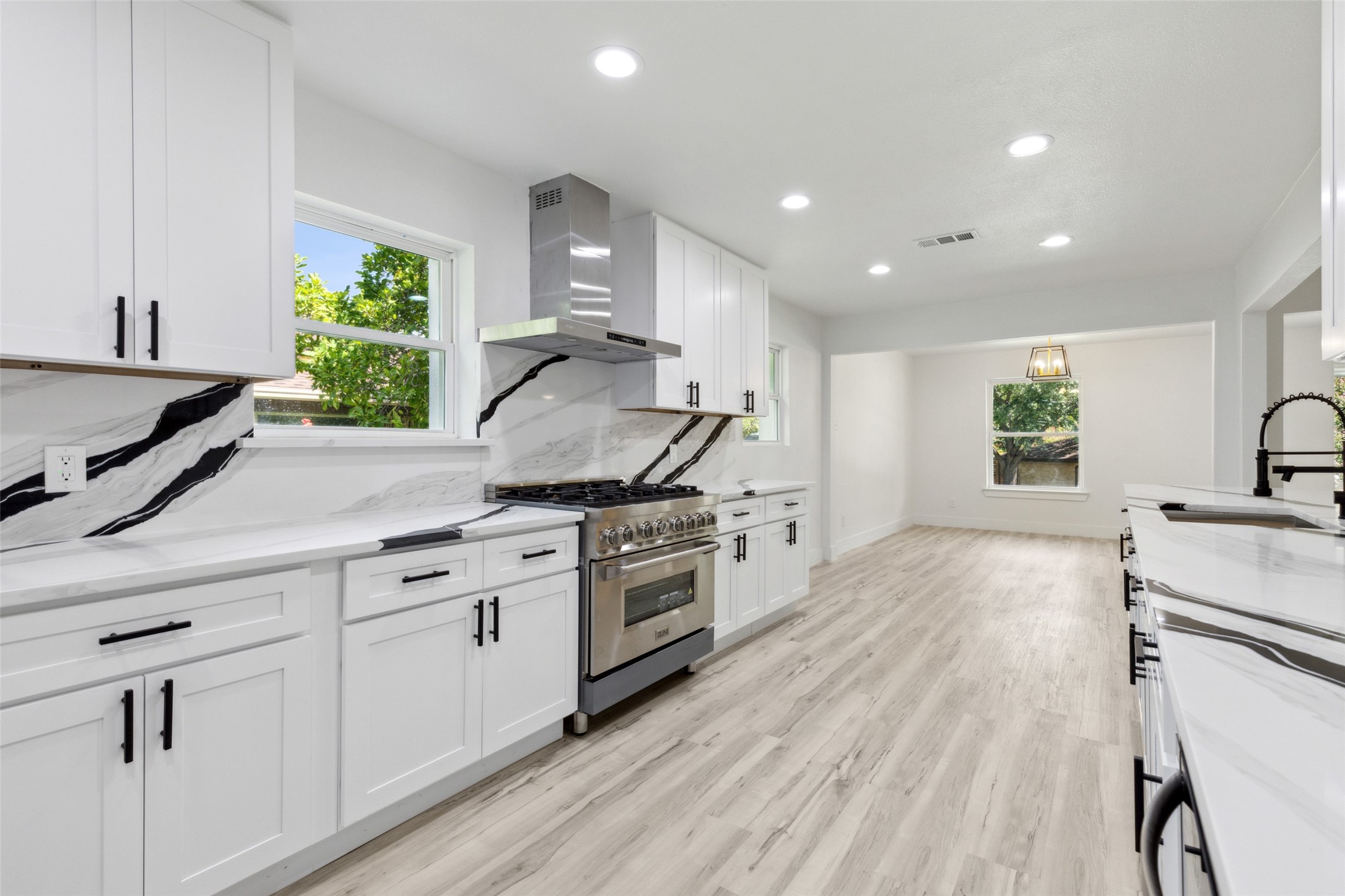 2824 Reedcroft Drive Farmers Branch TX 75234
