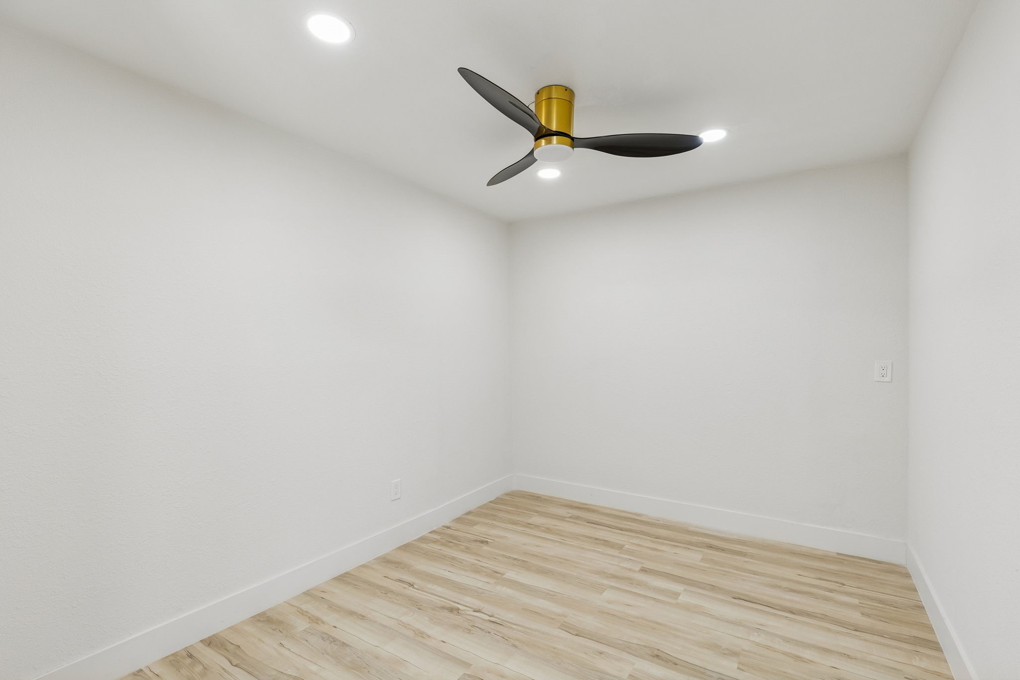 2824 Reedcroft Drive Farmers Branch TX 75234
