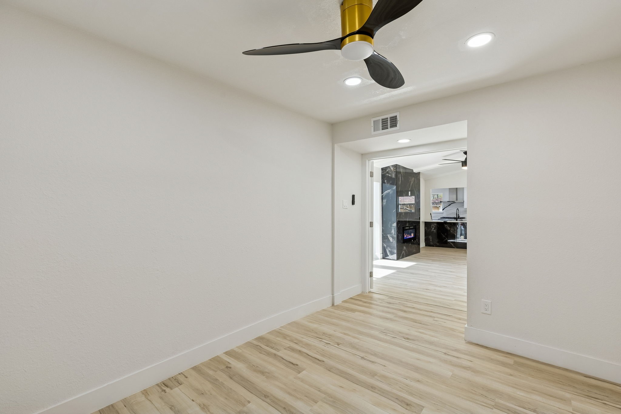 2824 Reedcroft Drive Farmers Branch TX 75234