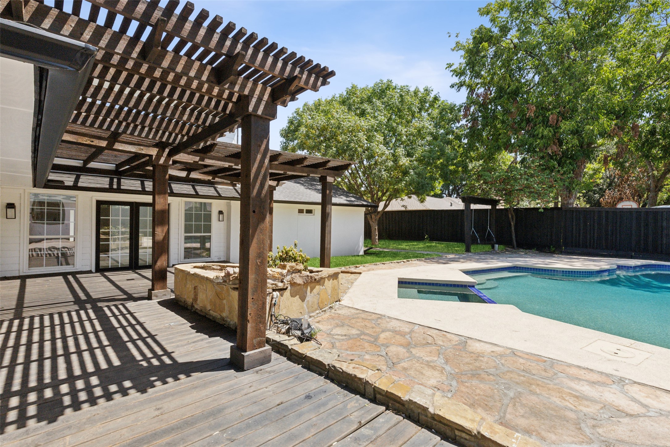2824 Reedcroft Drive Farmers Branch TX 75234