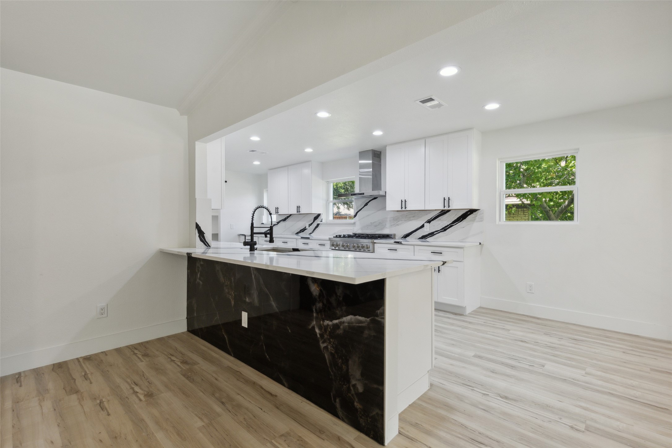 2824 Reedcroft Drive Farmers Branch TX 75234