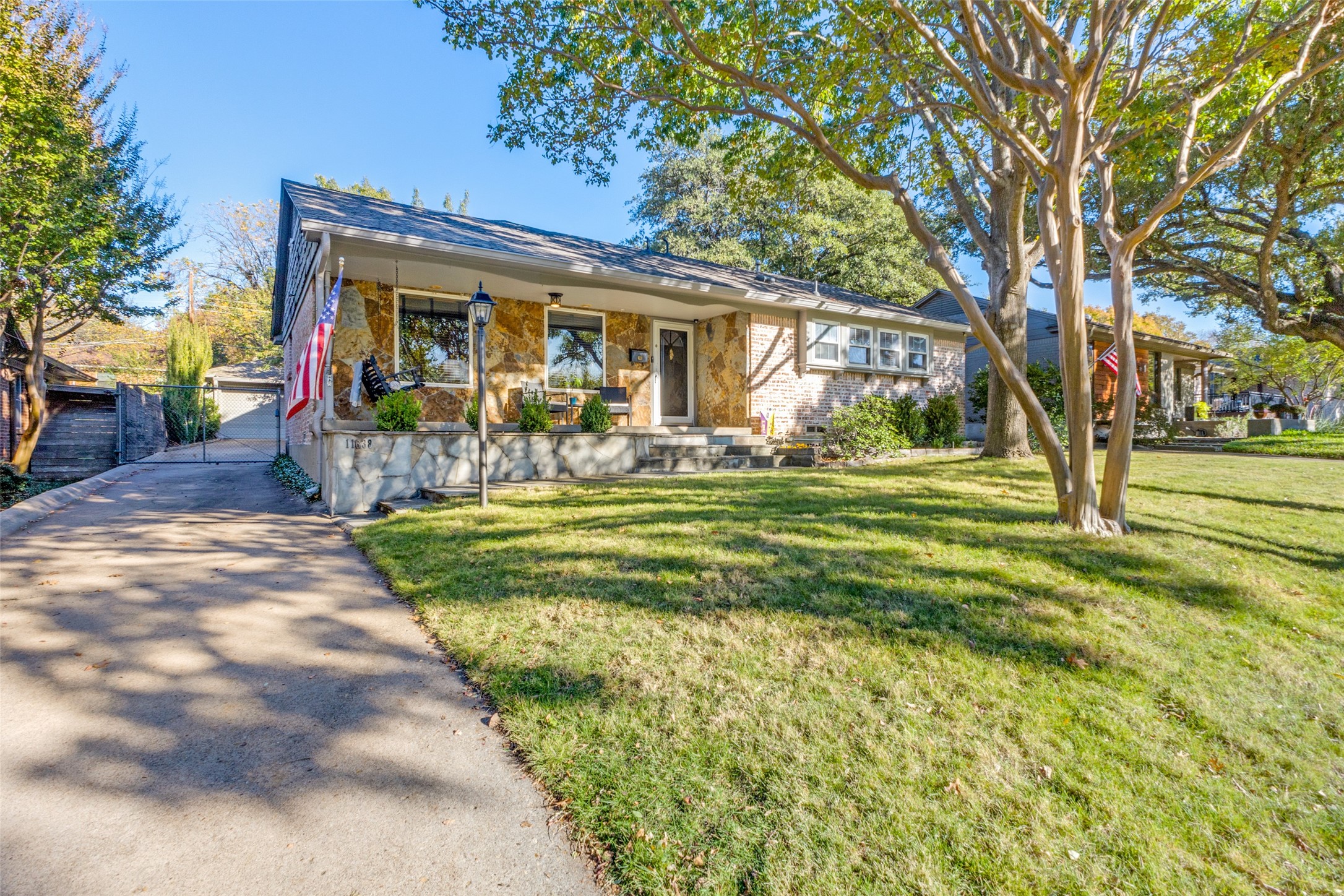 11638 Cimarec Street Dallas TX 75218