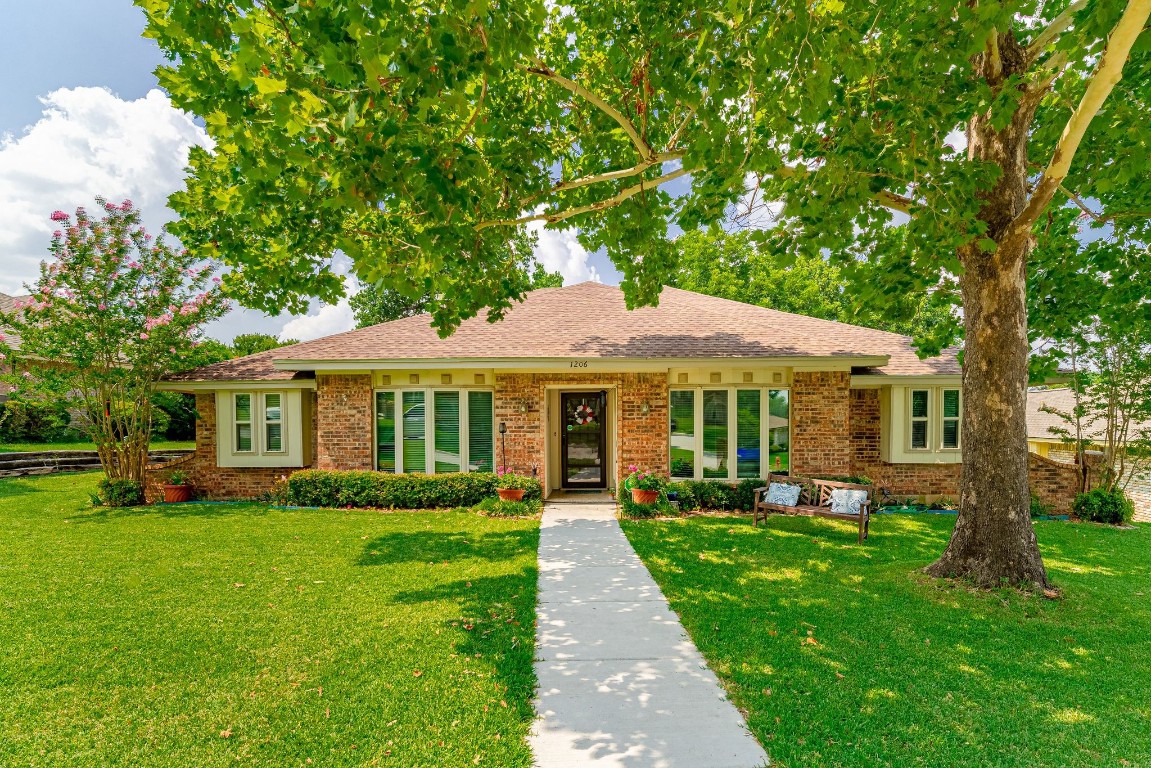 1206 Danish Drive Grand Prairie TX 75050