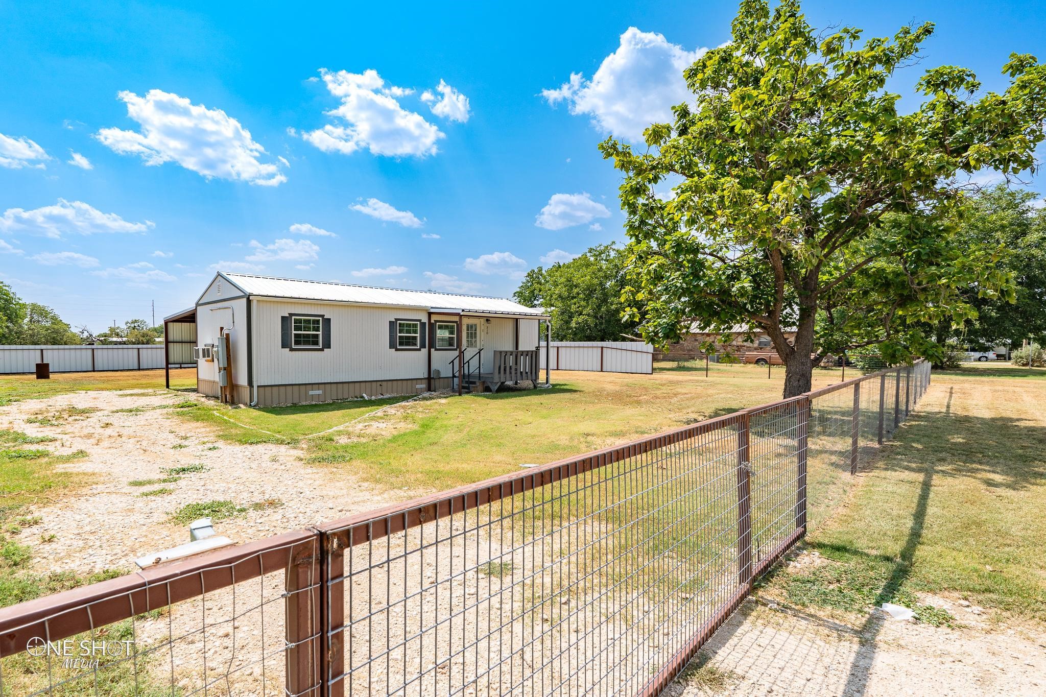 310 10th Street Hawley TX 79525