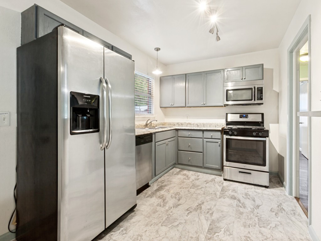 3319 Mayhew Drive Dallas TX 75228