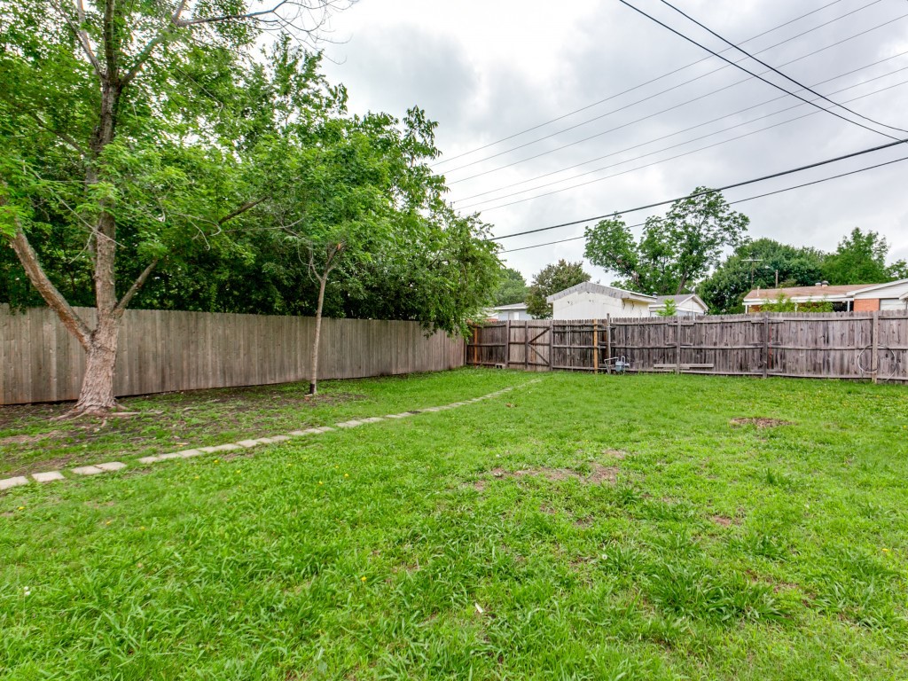 3319 Mayhew Drive Dallas TX 75228