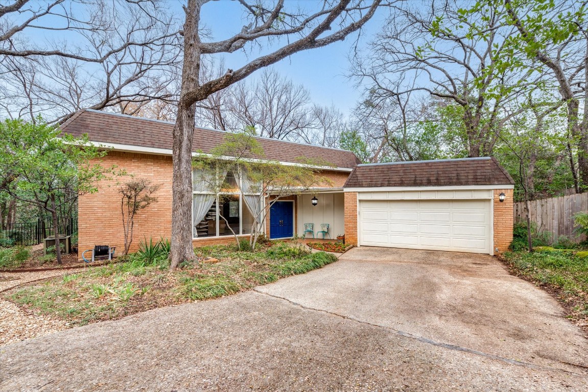 1730 Spring Lake Drive Arlington TX 76012