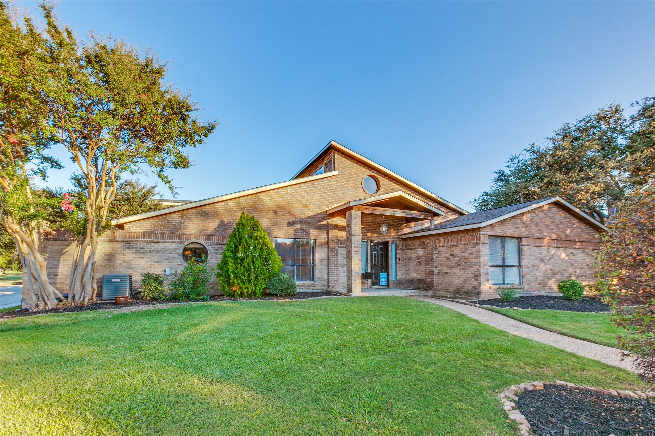 18424 Voss Road Dallas TX 75287
