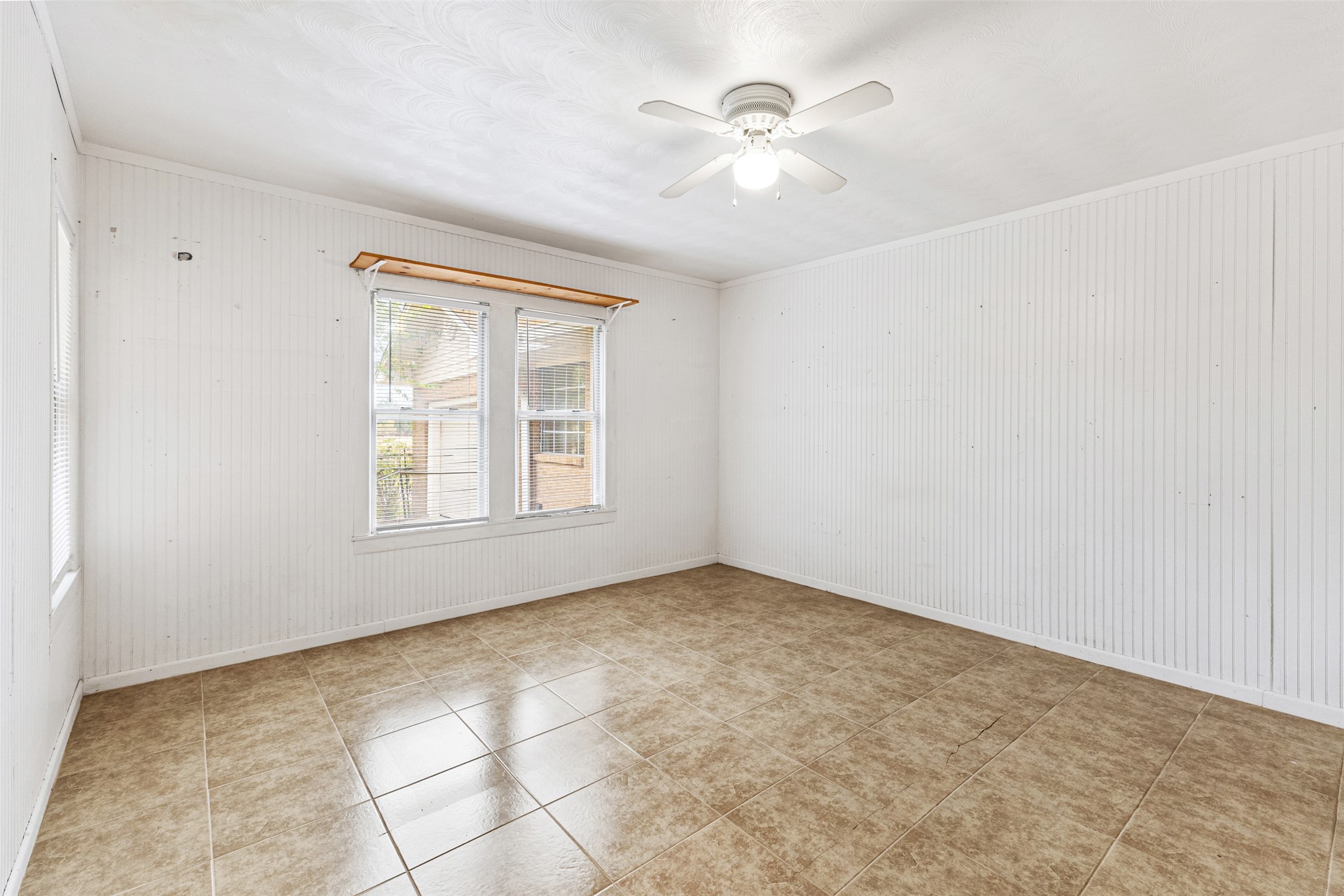 195 County Road 852 Donie TX 75838