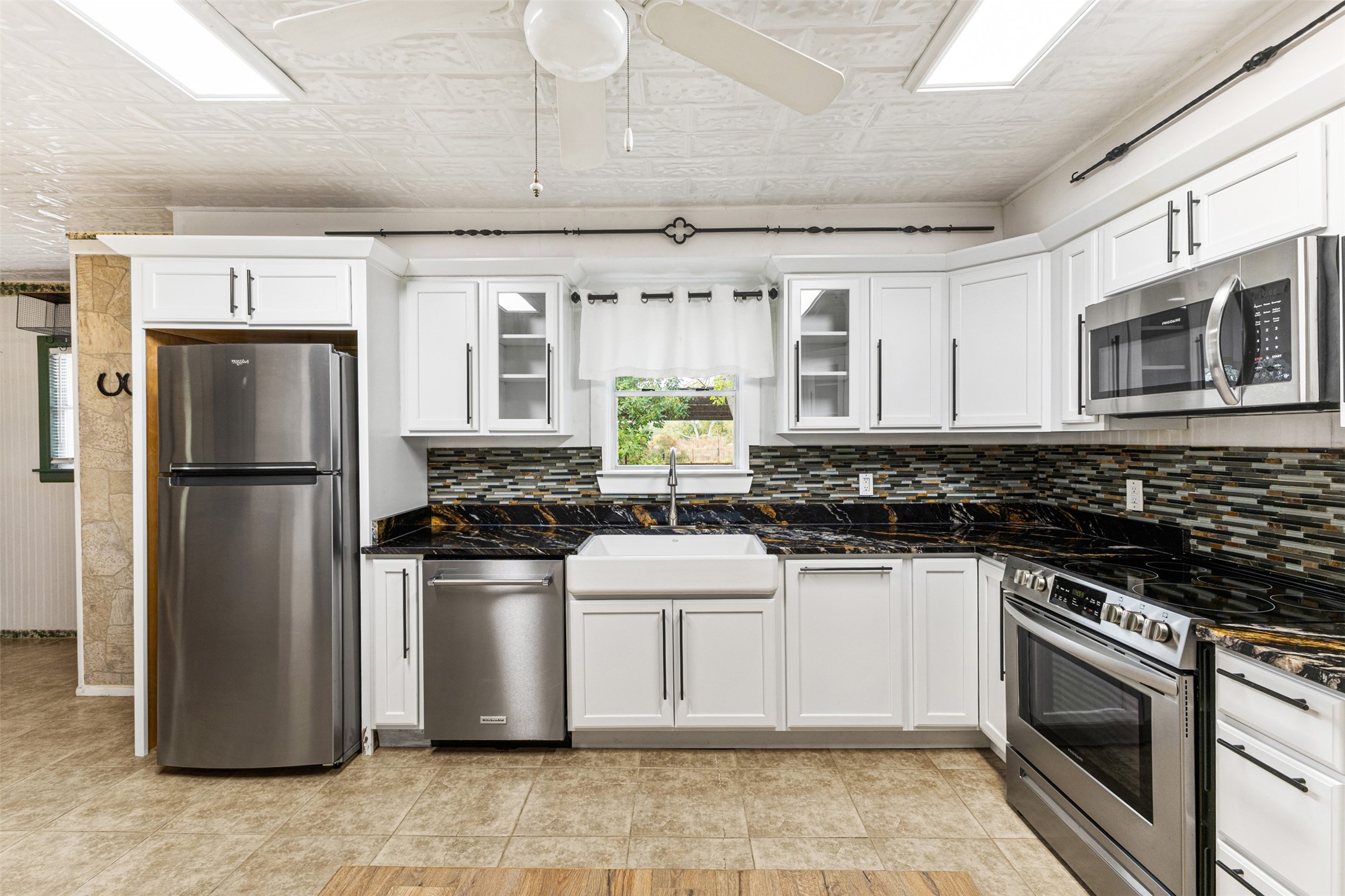 195 County Road 852 Donie TX 75838