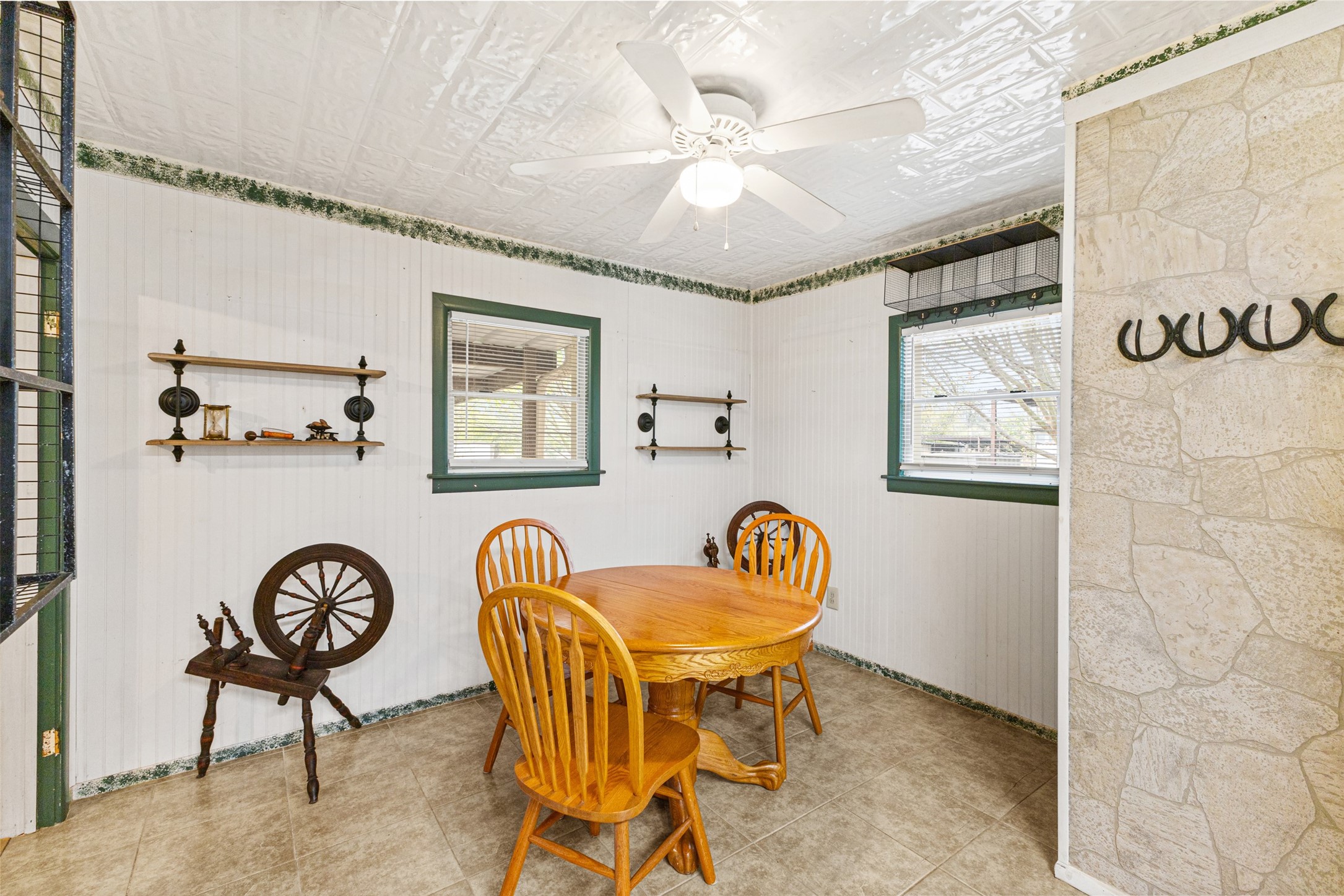 195 County Road 852 Donie TX 75838