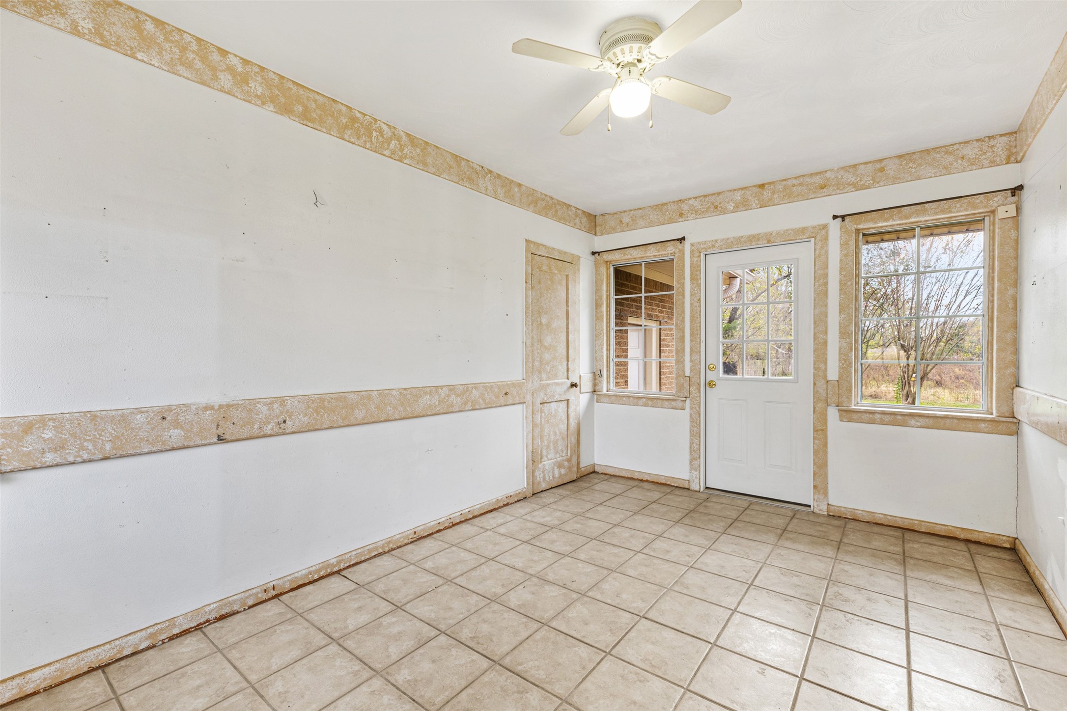 195 County Road 852 Donie TX 75838