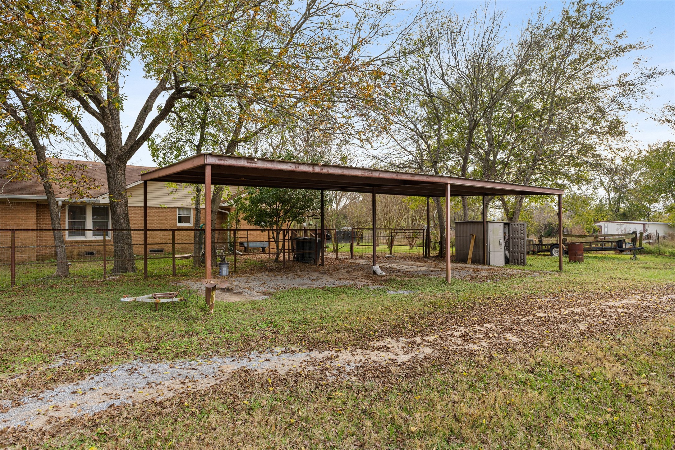 195 County Road 852 Donie TX 75838