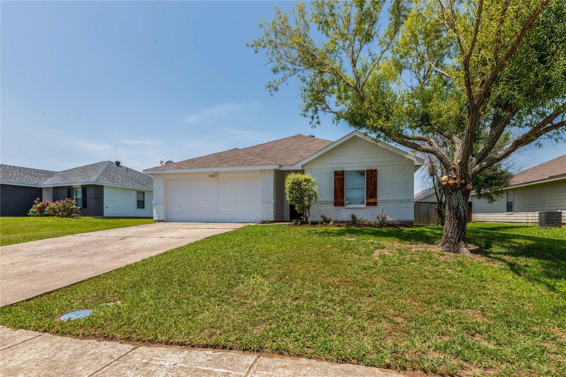 102 Sandlewood Drive Terrell TX 75160