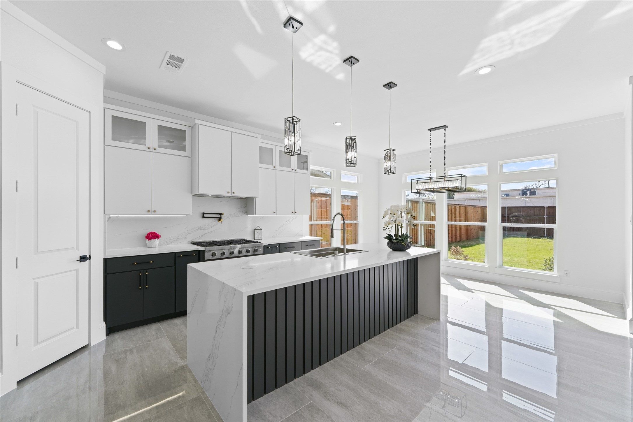 703 Buckalew Street Dallas TX 75208