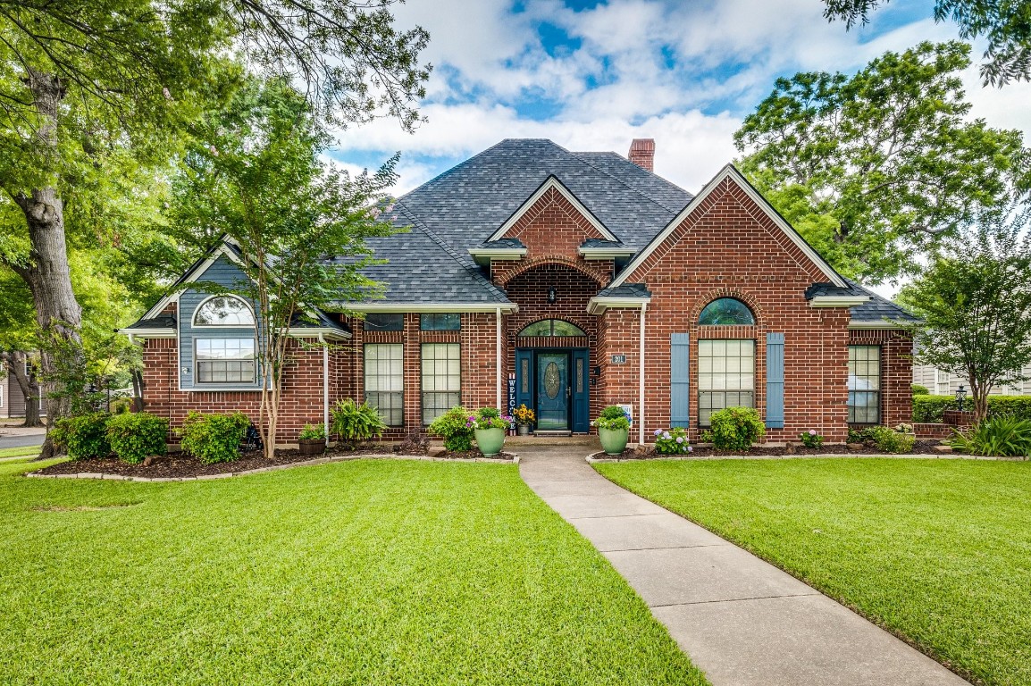 201 N Clay Street Ennis TX 75119