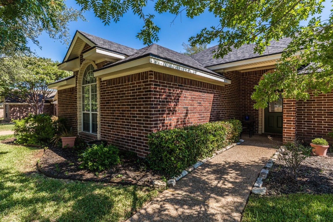 328 Bonham Drive Hewitt TX 76643
