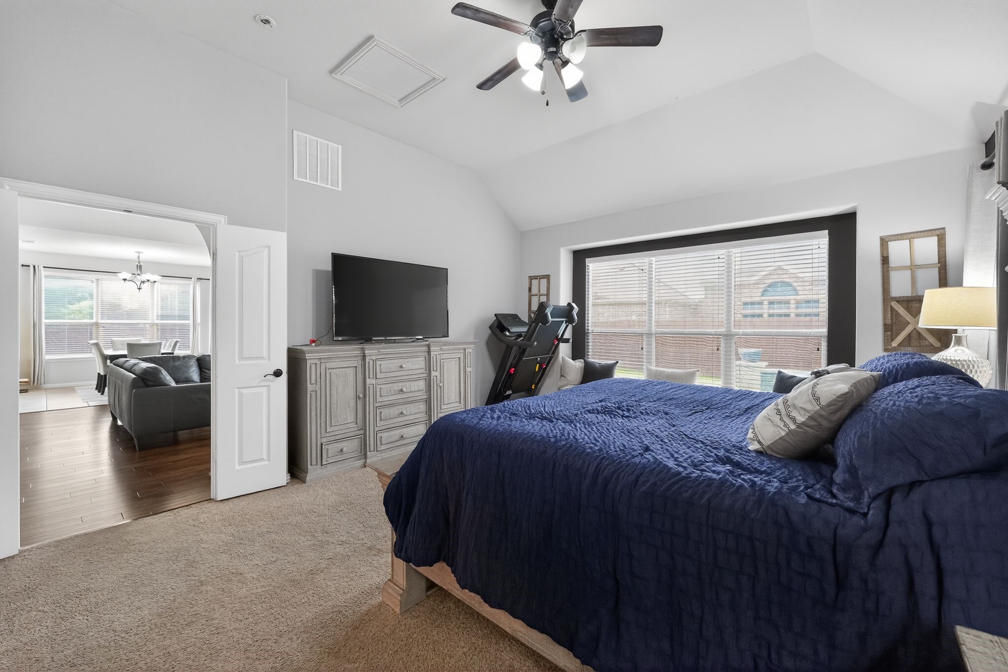 2760 Explorador Grand Prairie TX 75054