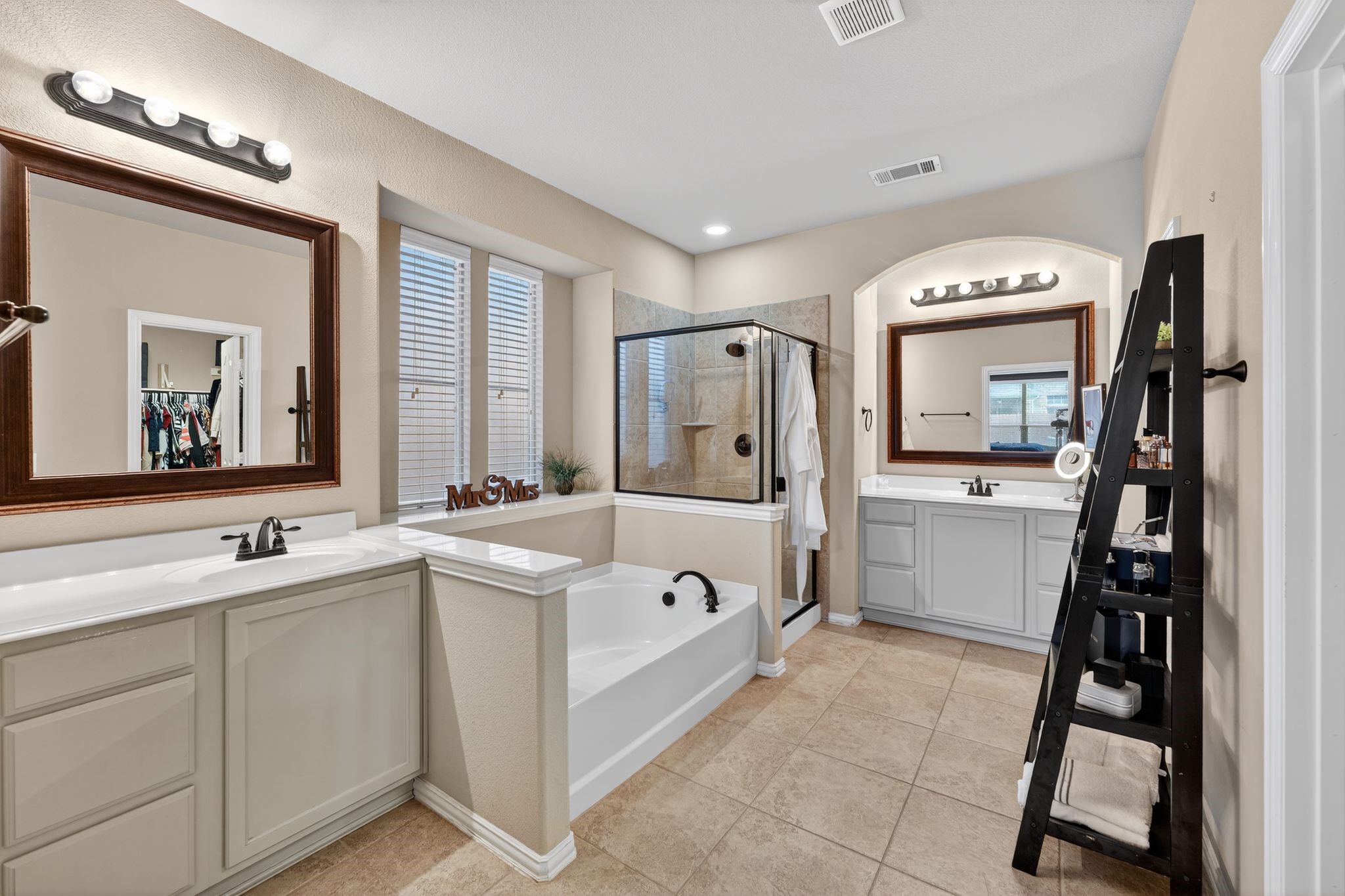 2760 Explorador Grand Prairie TX 75054