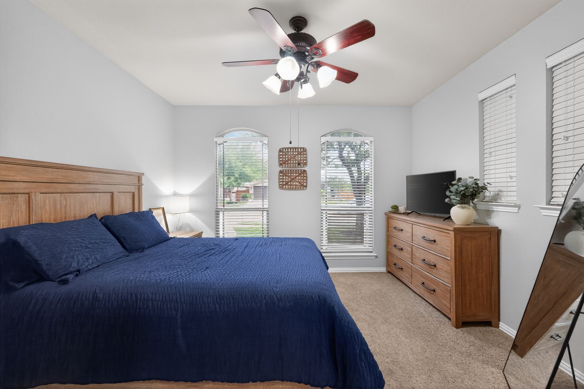 2760 Explorador Grand Prairie TX 75054