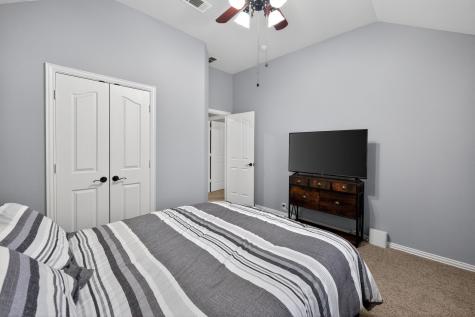 2760 Explorador Grand Prairie TX 75054