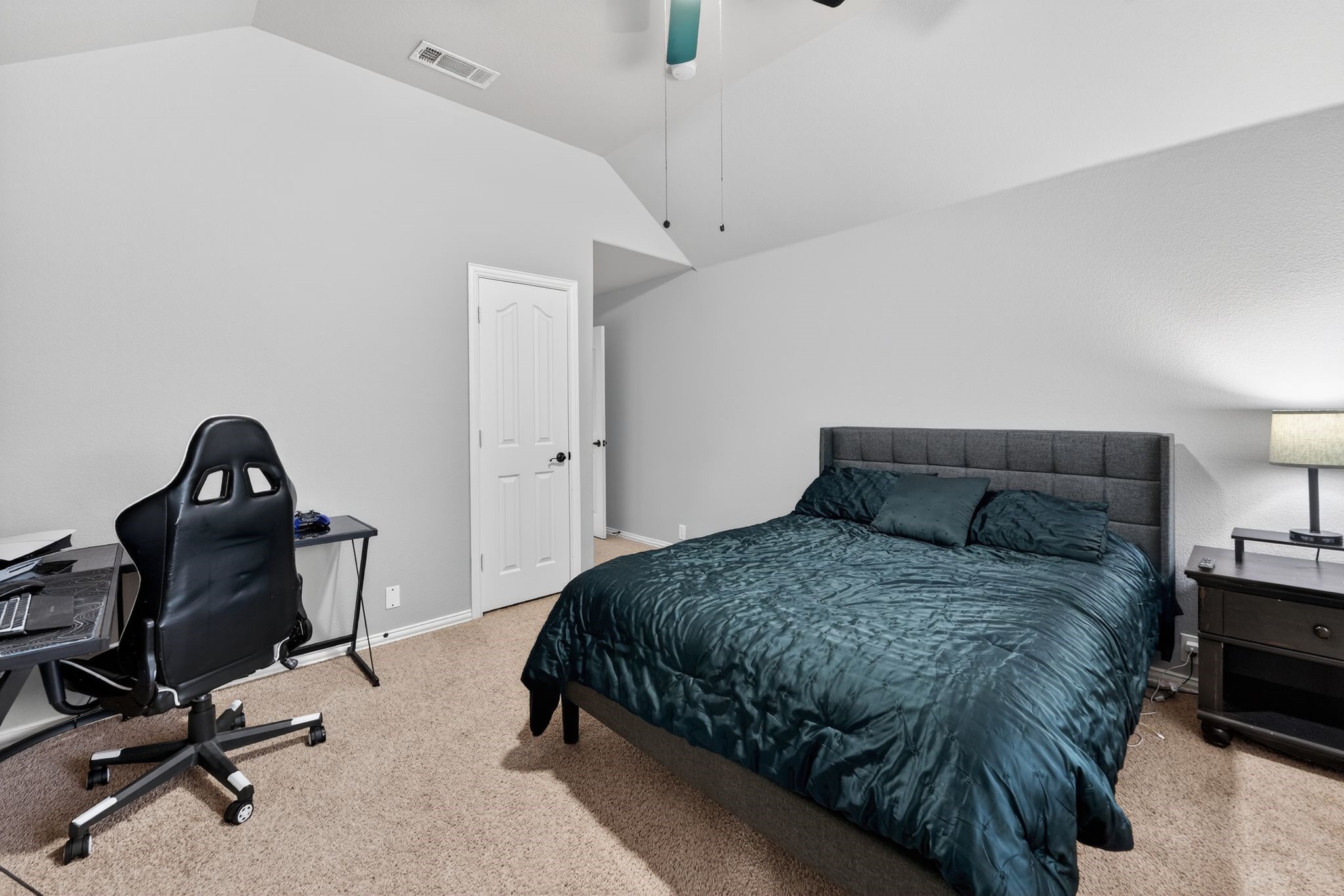 2760 Explorador Grand Prairie TX 75054