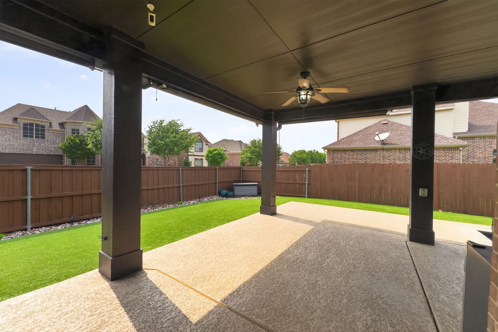 2760 Explorador Grand Prairie TX 75054