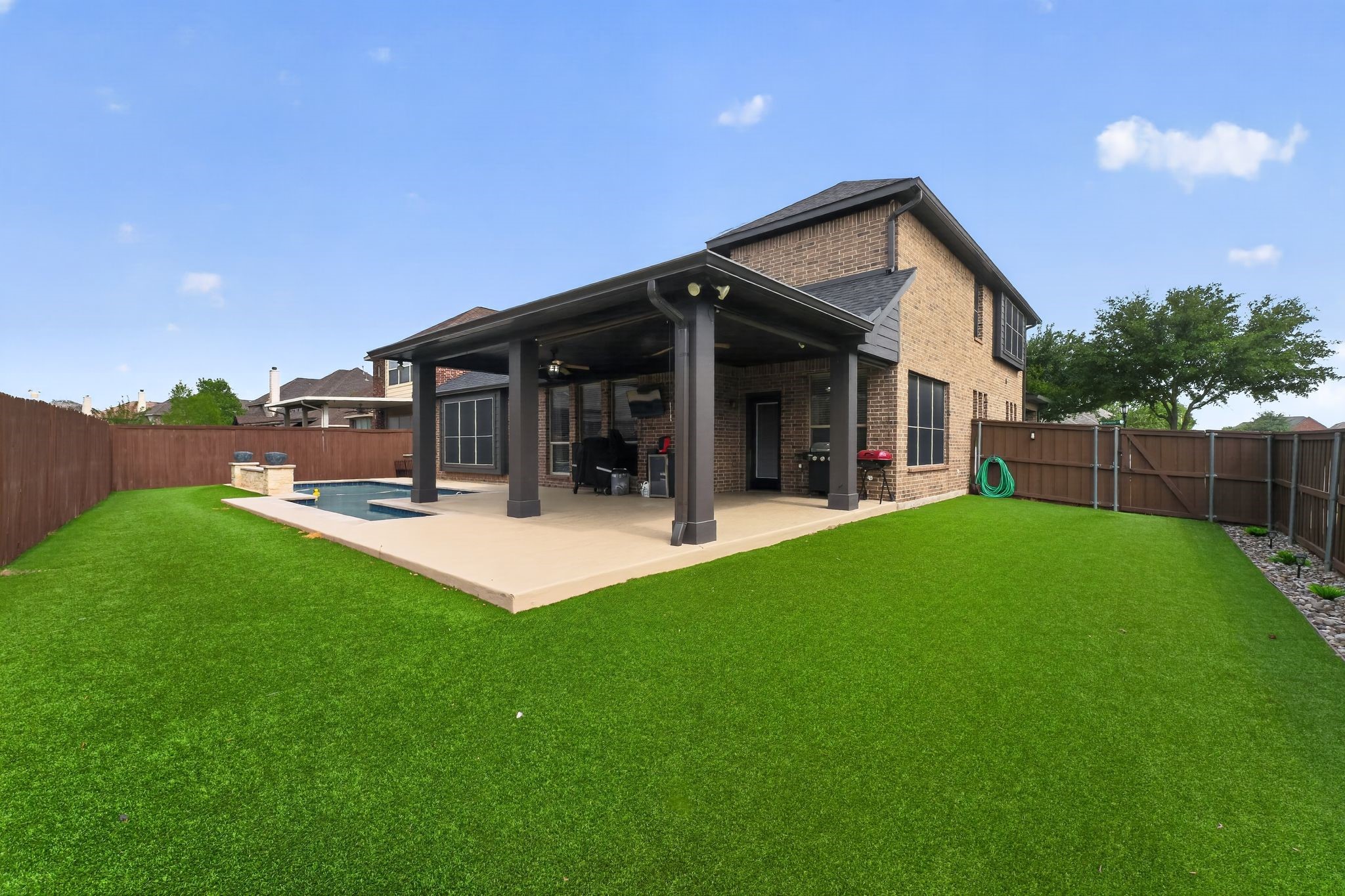 2760 Explorador Grand Prairie TX 75054