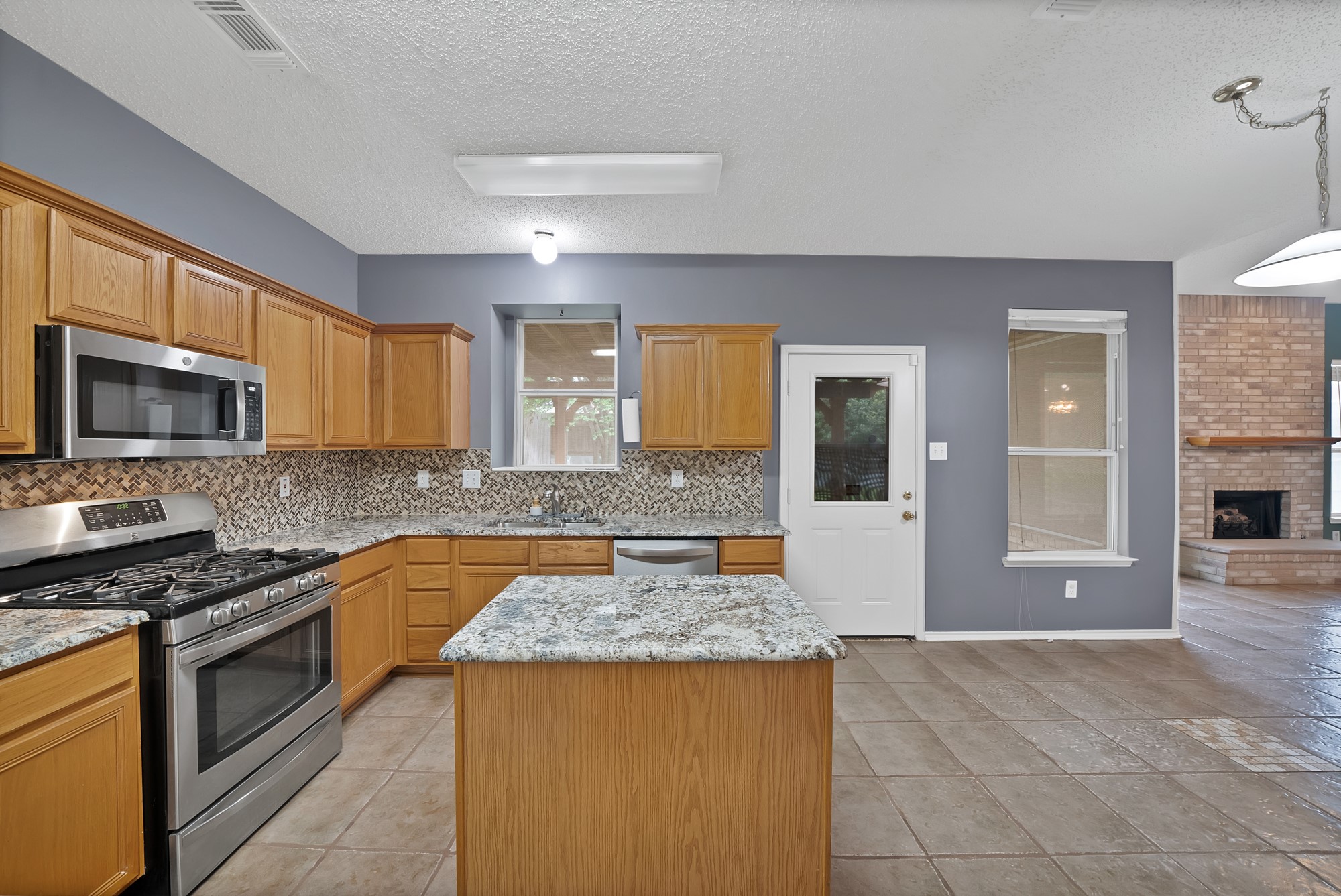 4523 Brittany Lane Grand Prairie TX 75052