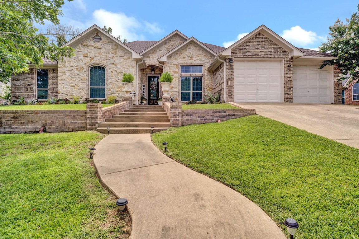 216 Heritage Court Lindale TX 75771
