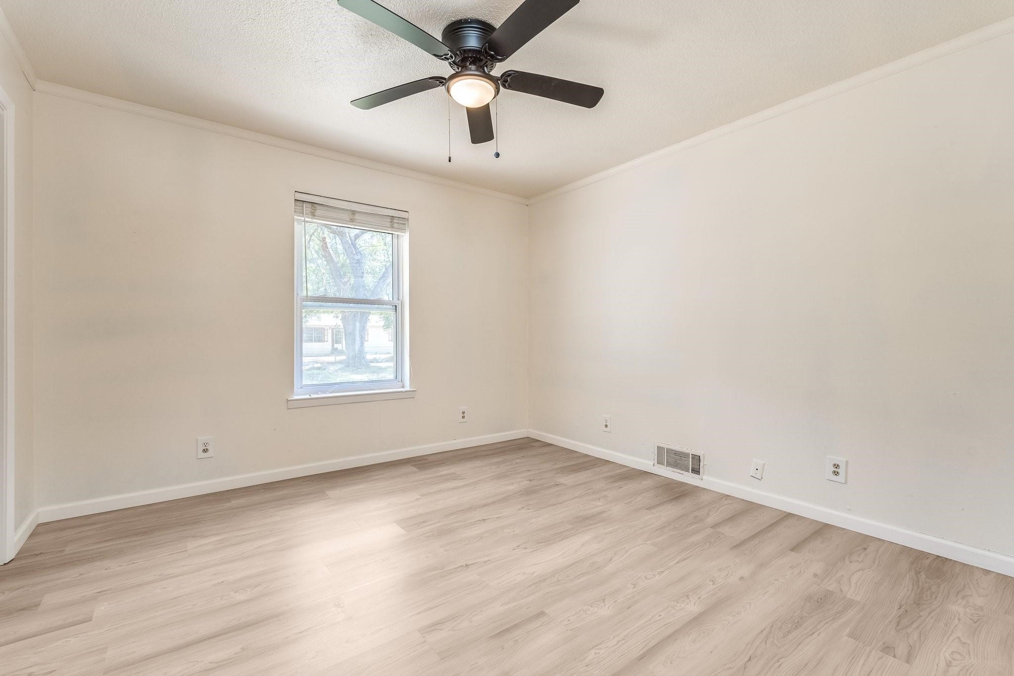 921 Evans Street Bonham TX 75418