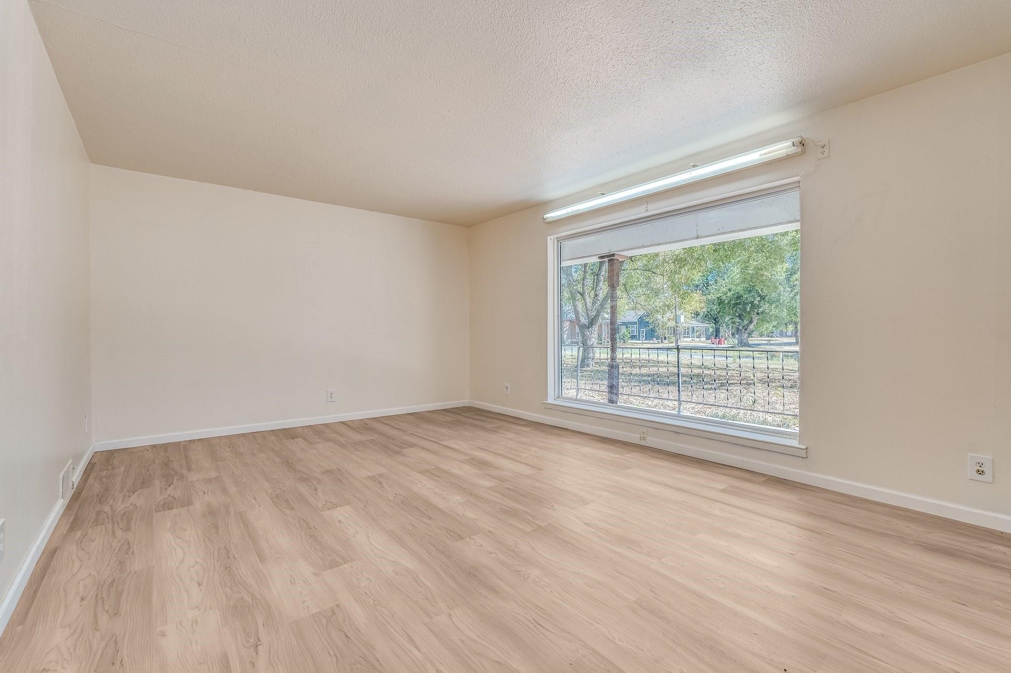 921 Evans Street Bonham TX 75418