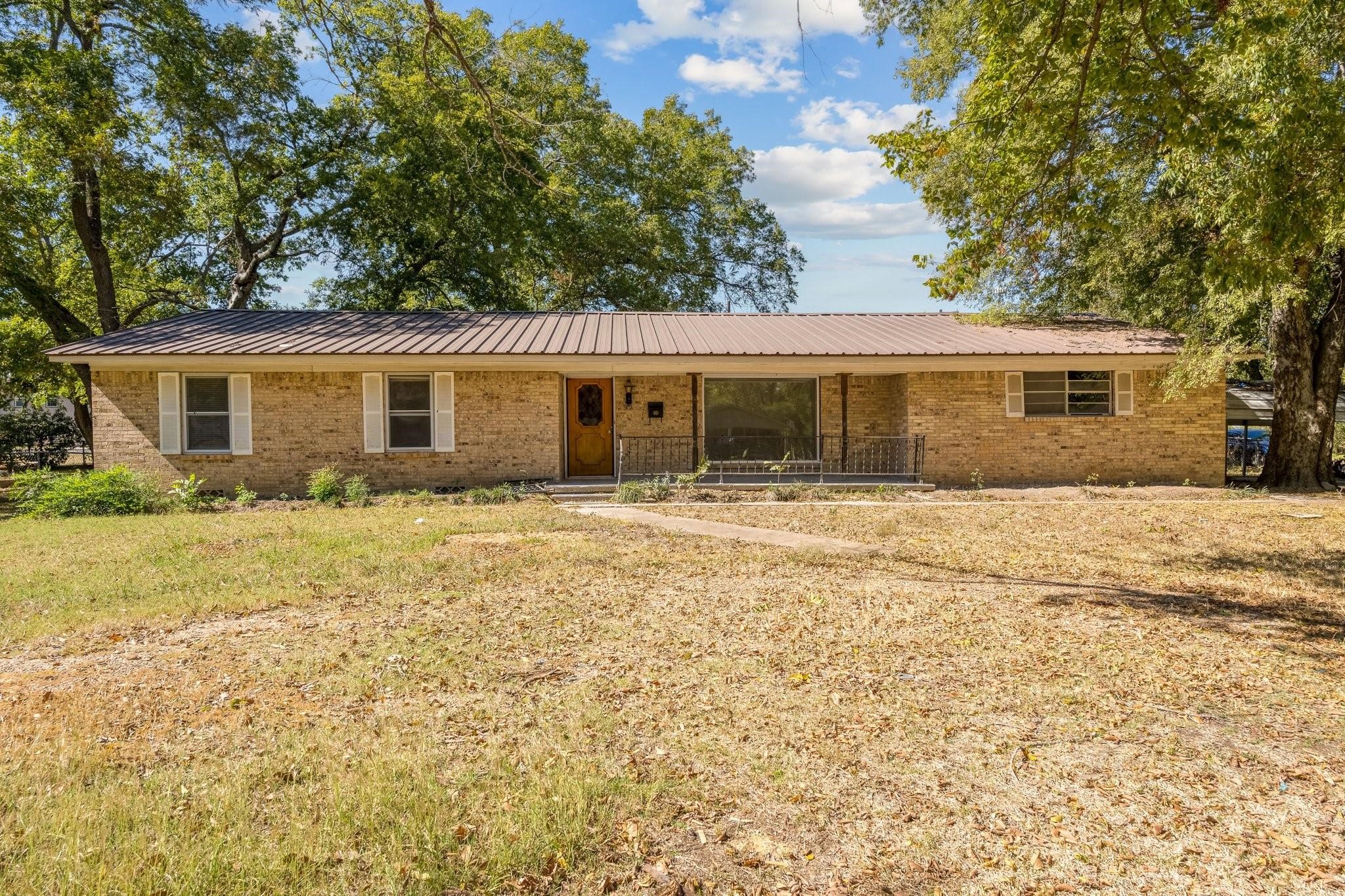 921 Evans Street Bonham TX 75418