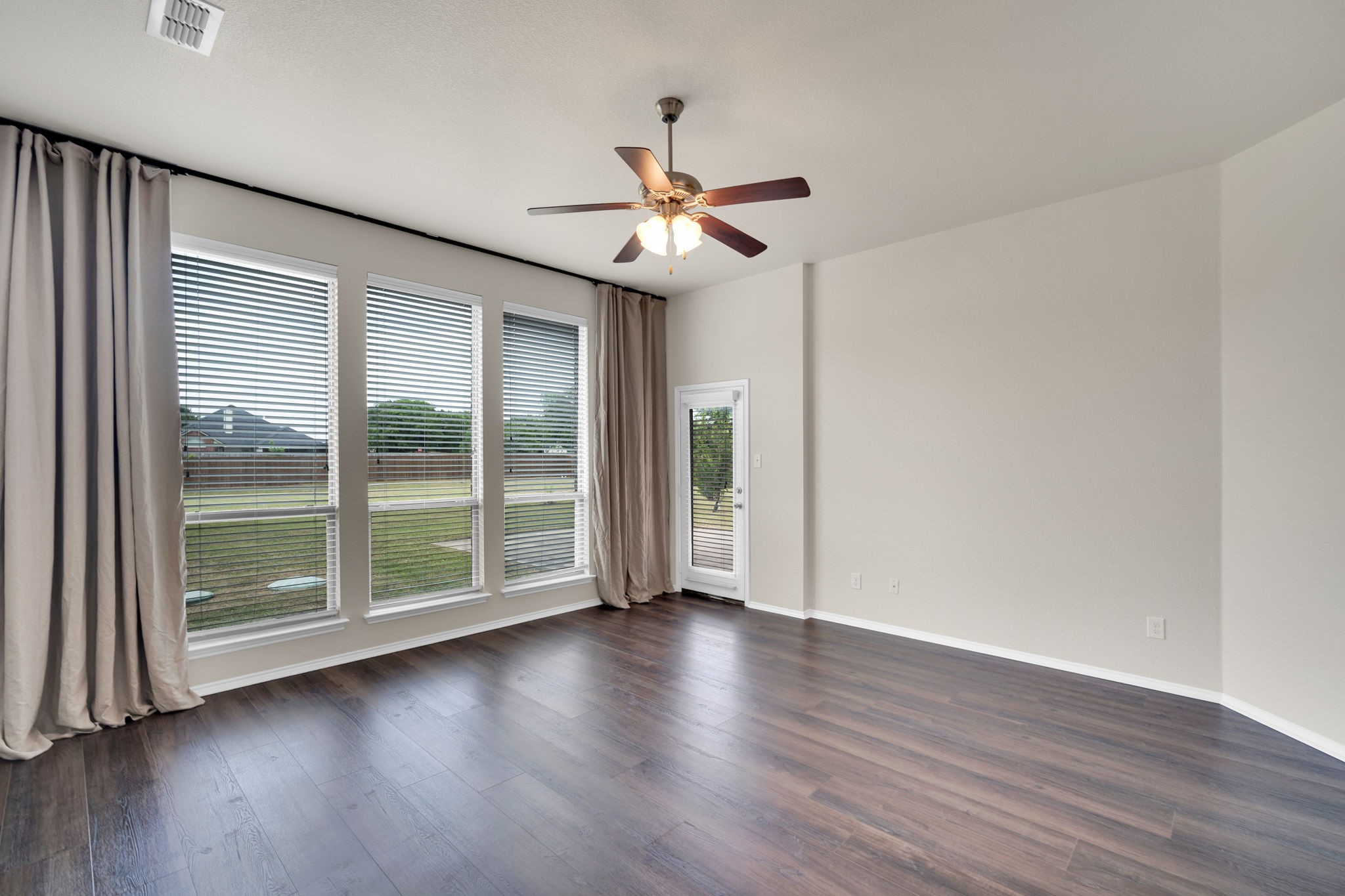 100 Windsor Circle Waxahachie TX 75165