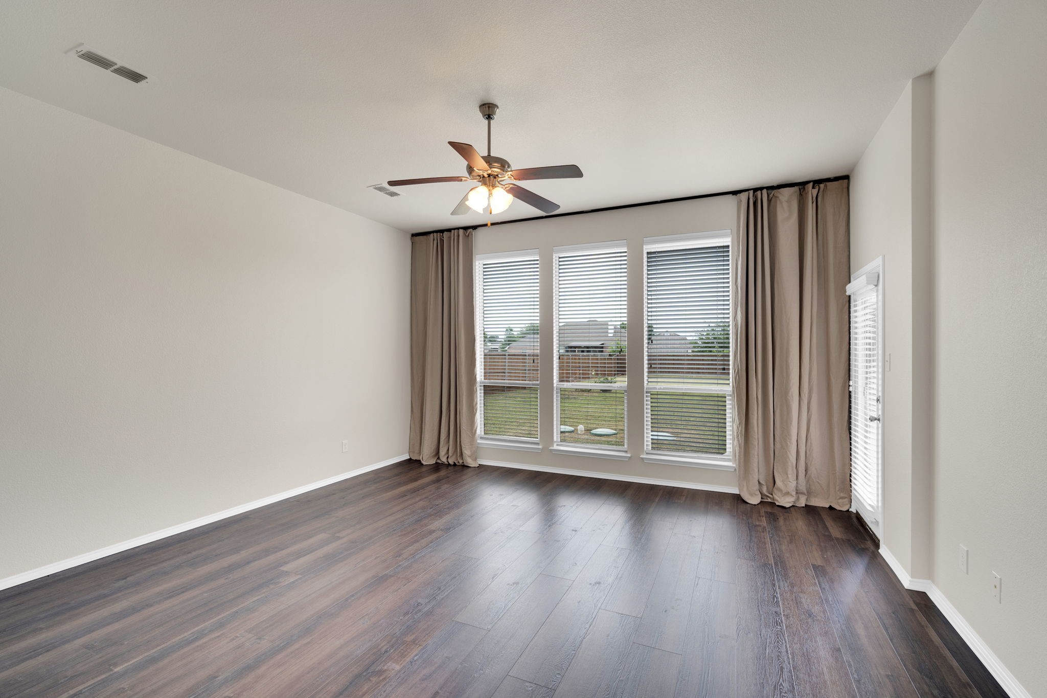100 Windsor Circle Waxahachie TX 75165