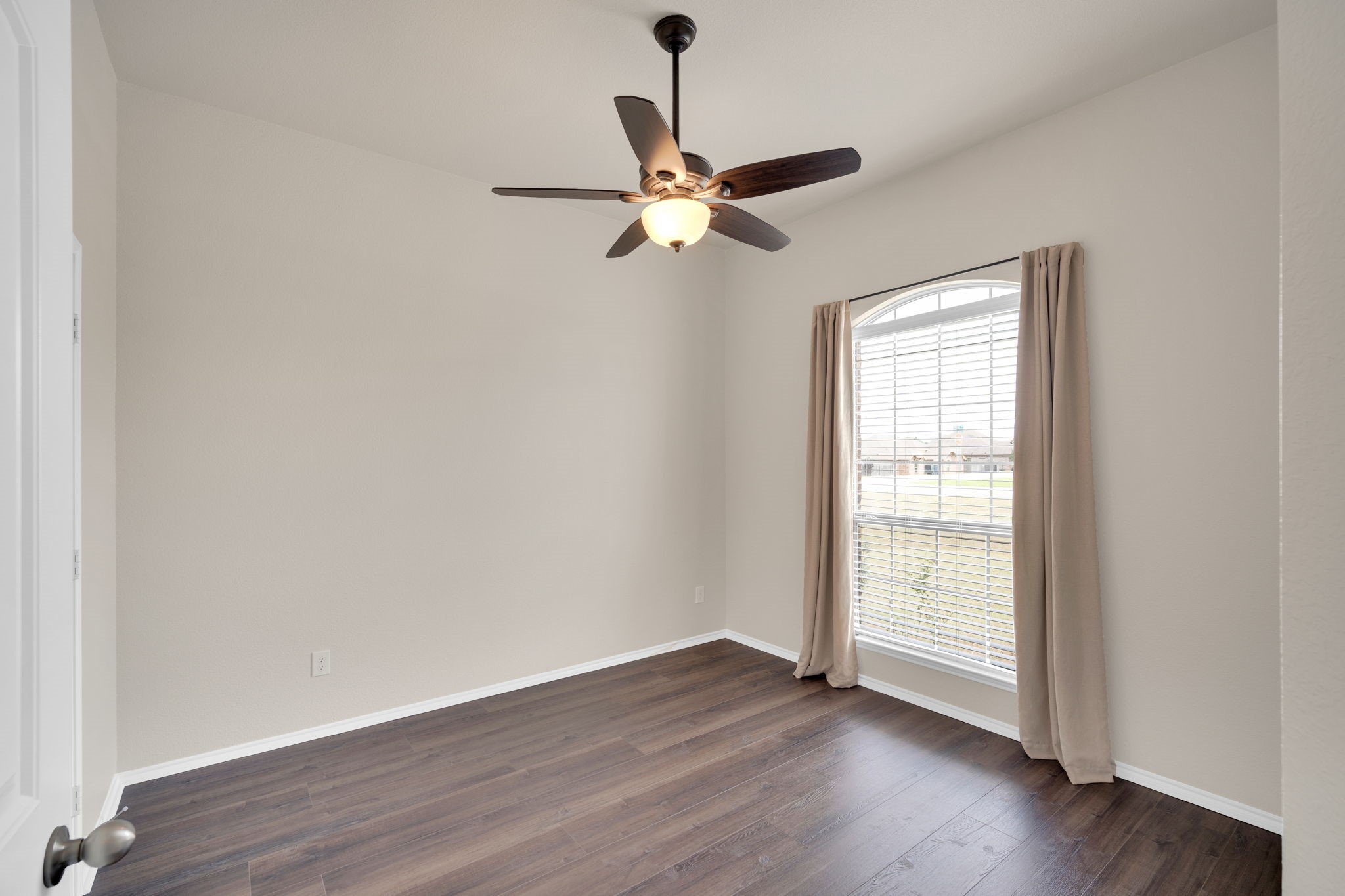 100 Windsor Circle Waxahachie TX 75165