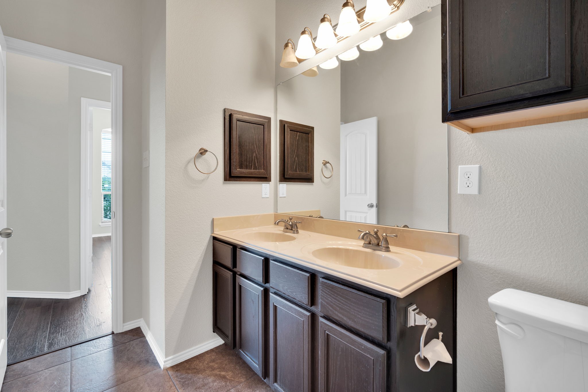 100 Windsor Circle Waxahachie TX 75165