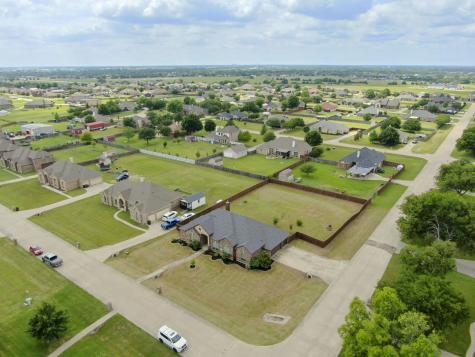 100 Windsor Circle Waxahachie TX 75165