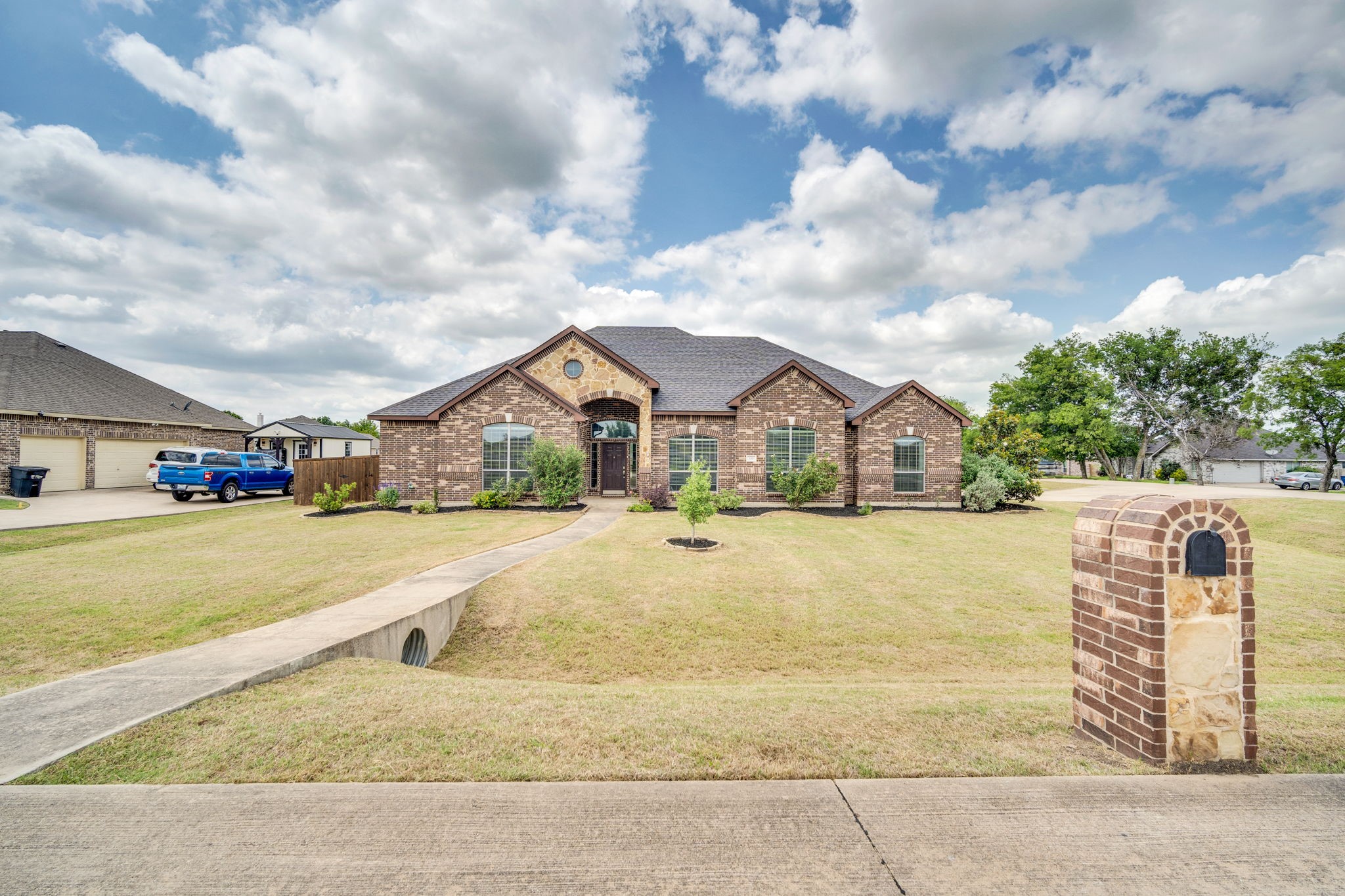 100 Windsor Circle Waxahachie TX 75165