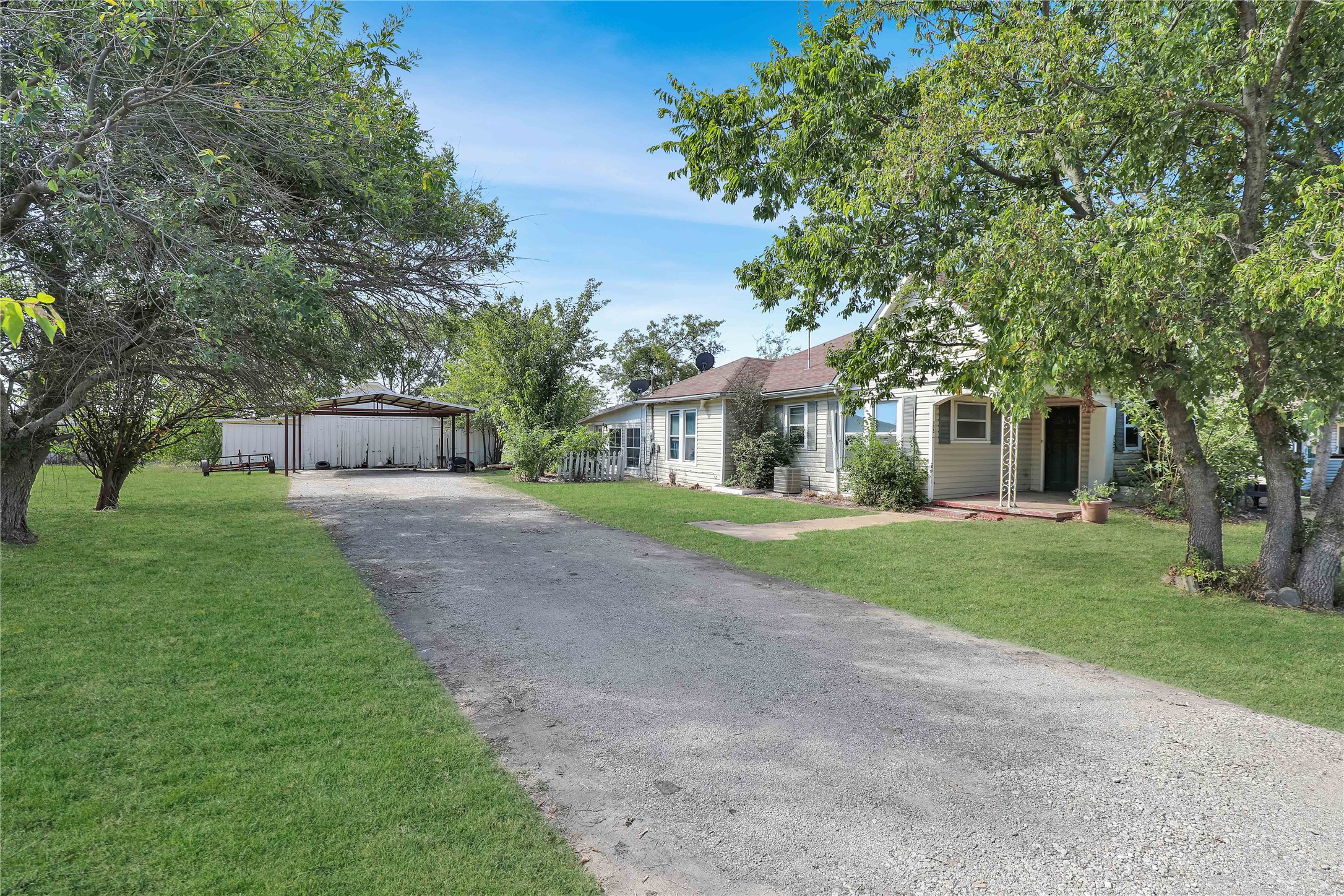 305 W Main Street Gunter TX 75058