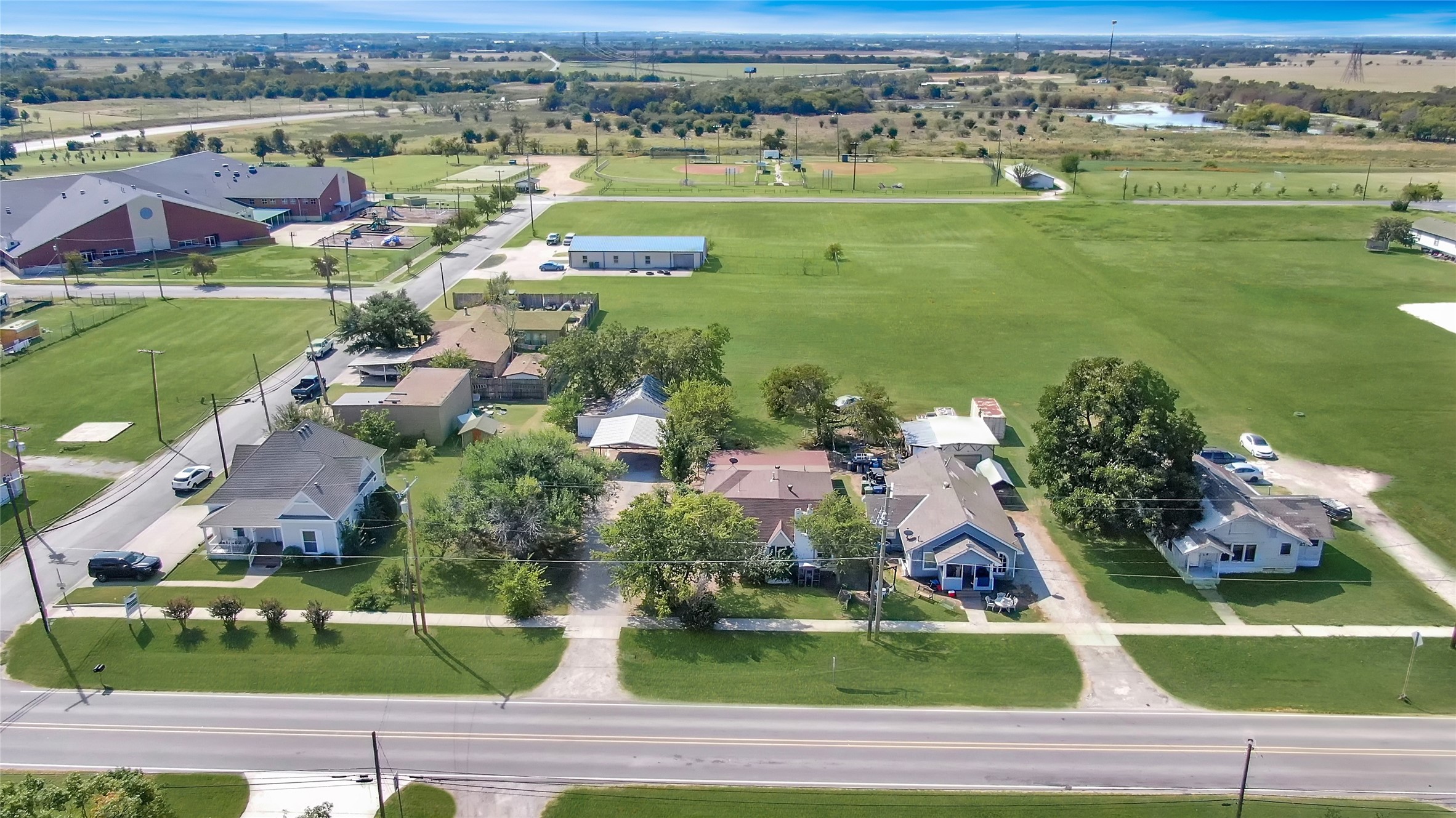 305 W Main Street Gunter TX 75058