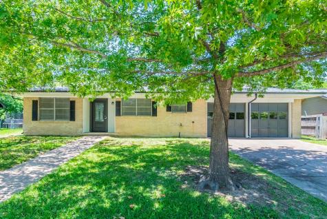 1303 Crestridge Street Ennis TX 75119
