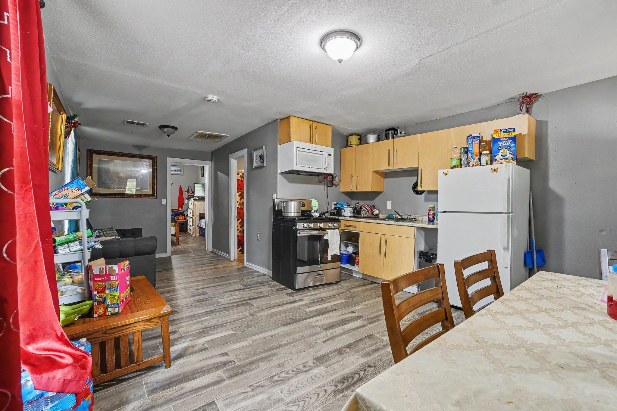 205 S Main Street Bonham TX 75418