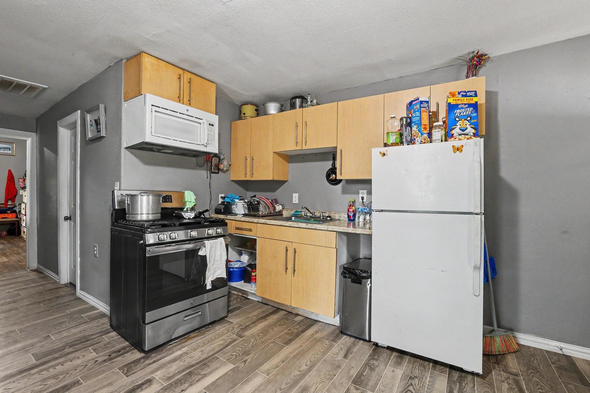205 S Main Street Bonham TX 75418