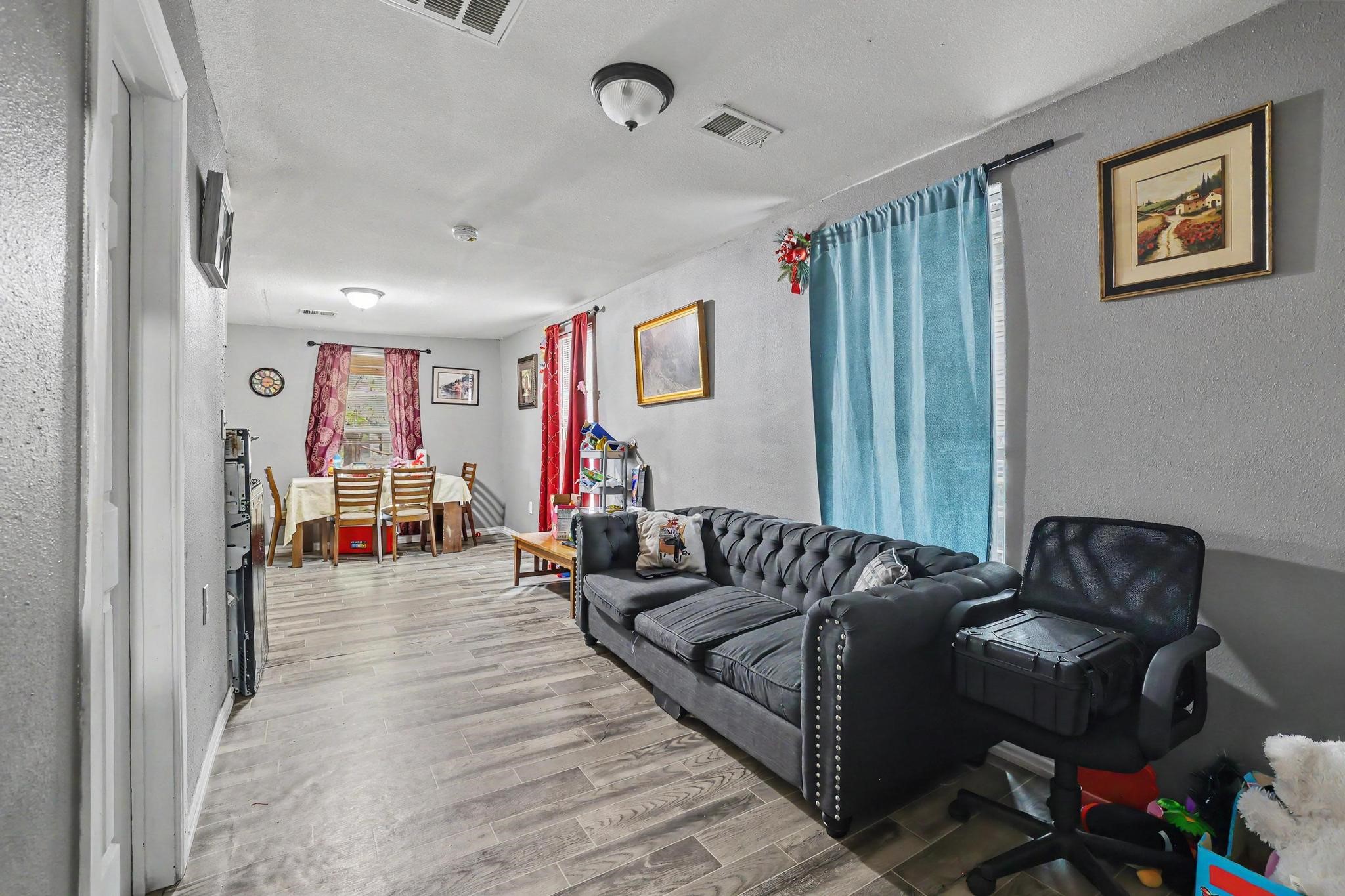 205 S Main Street Bonham TX 75418