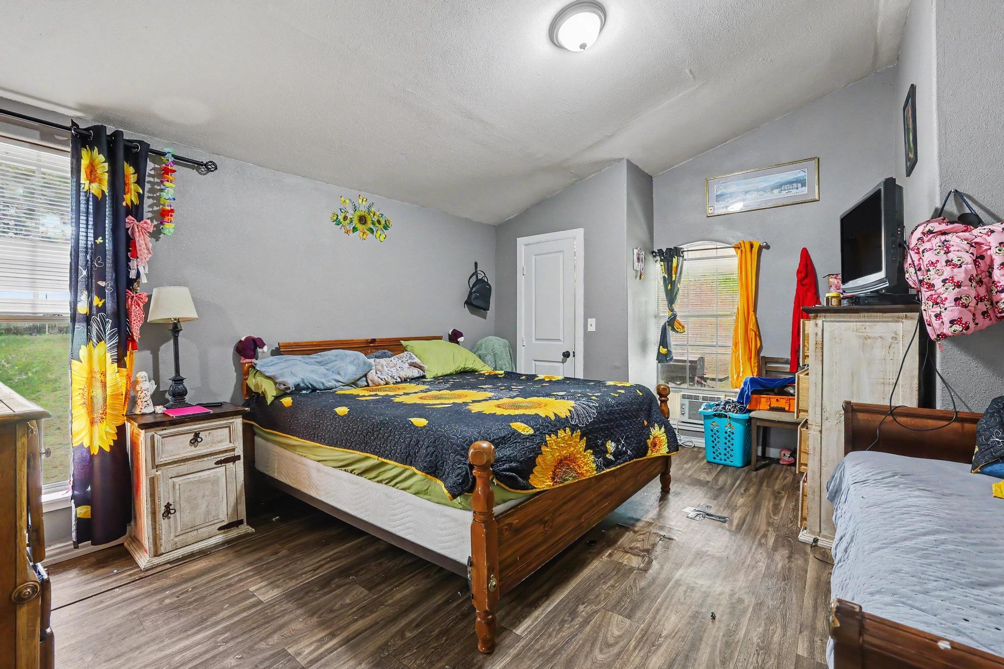 205 S Main Street Bonham TX 75418