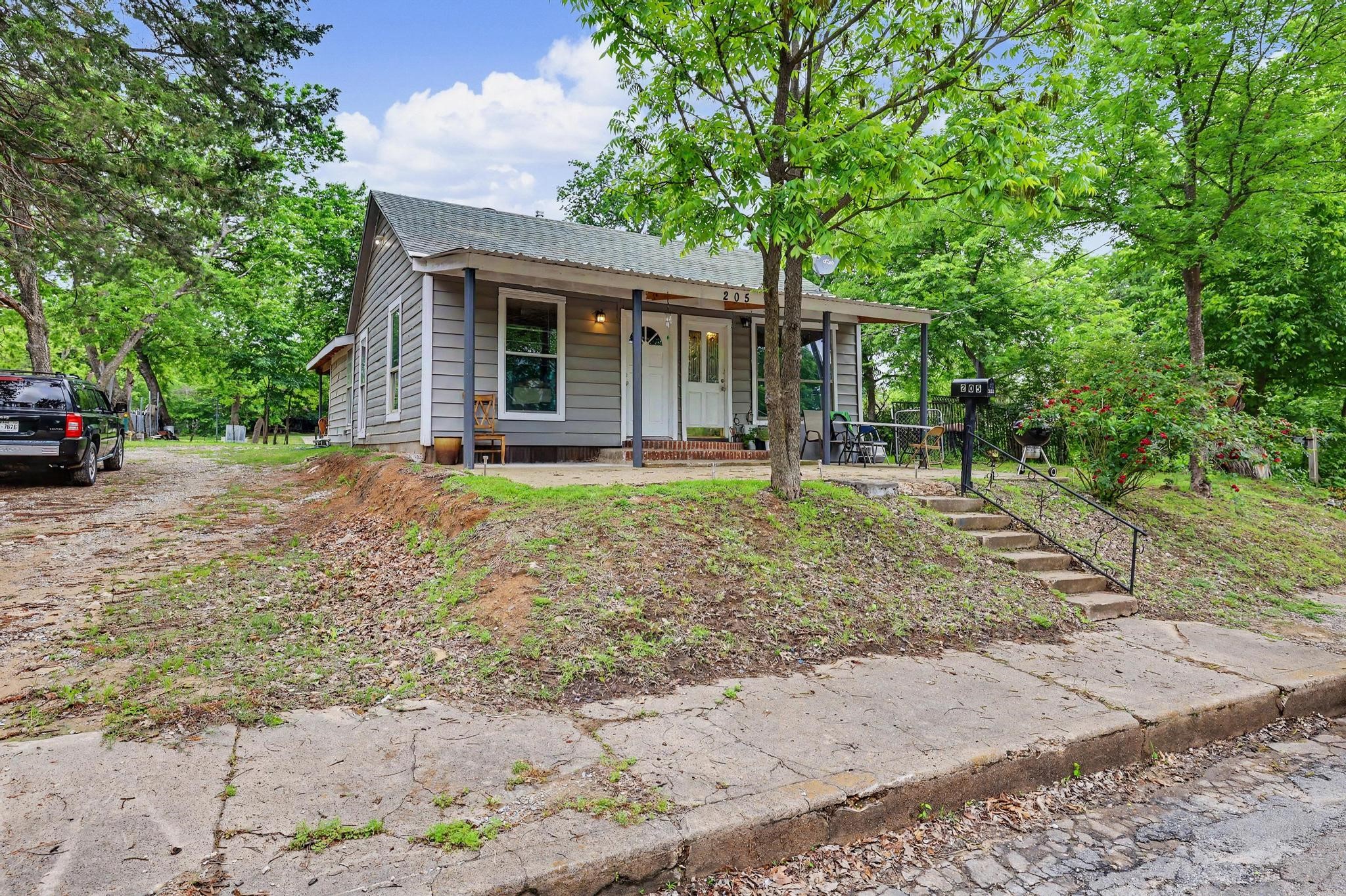 205 S Main Street Bonham TX 75418