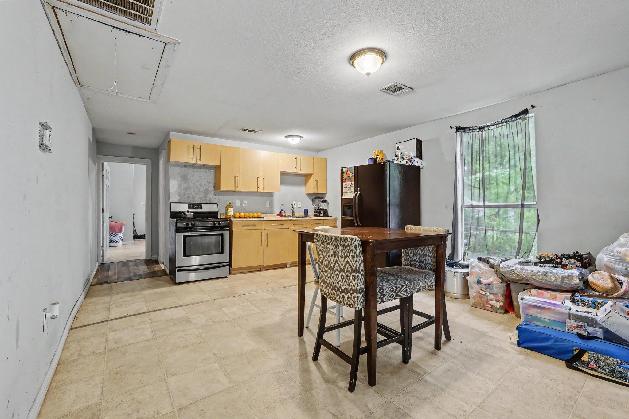 205 S Main Street Bonham TX 75418