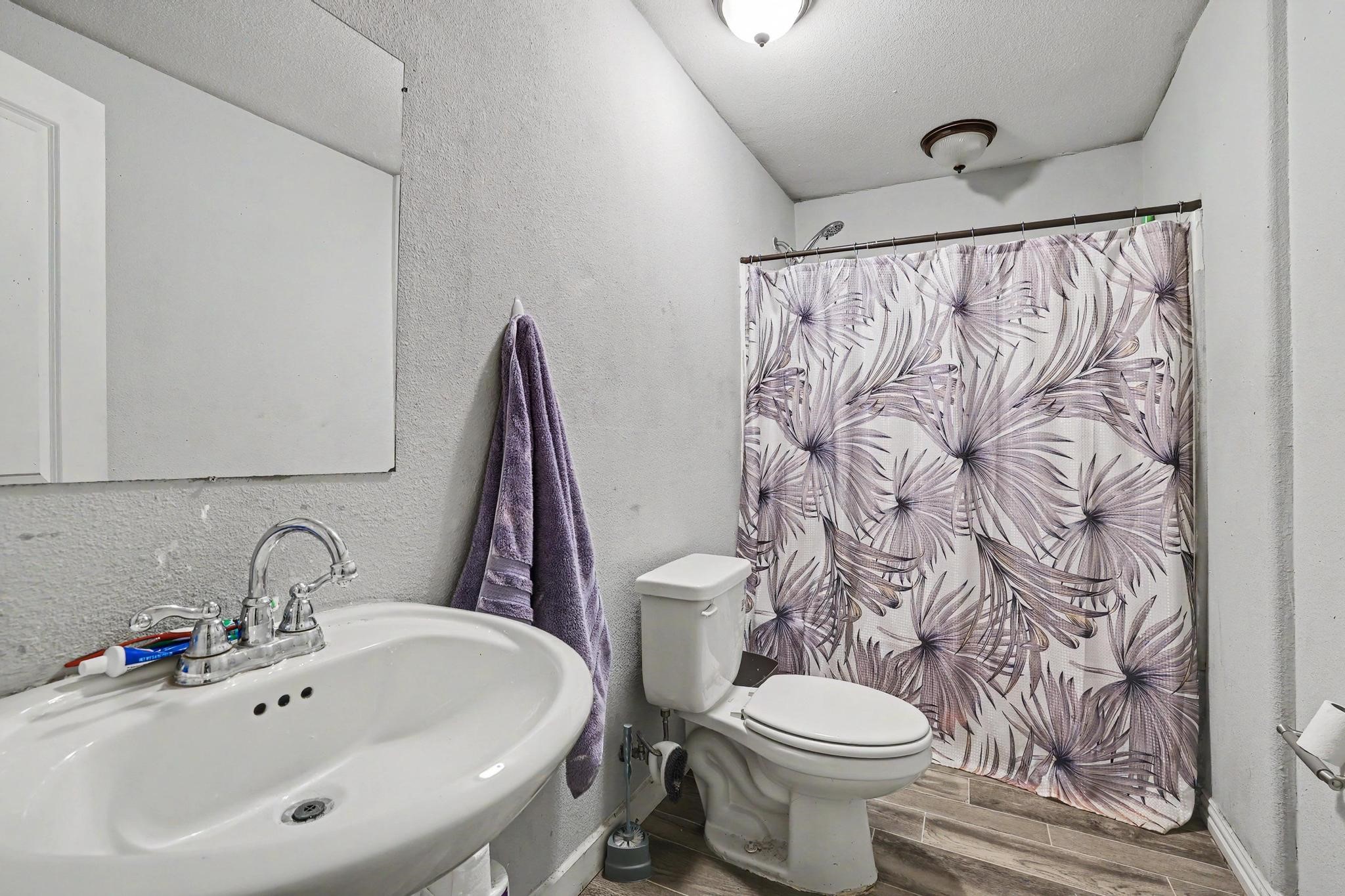 205 S Main Street Bonham TX 75418